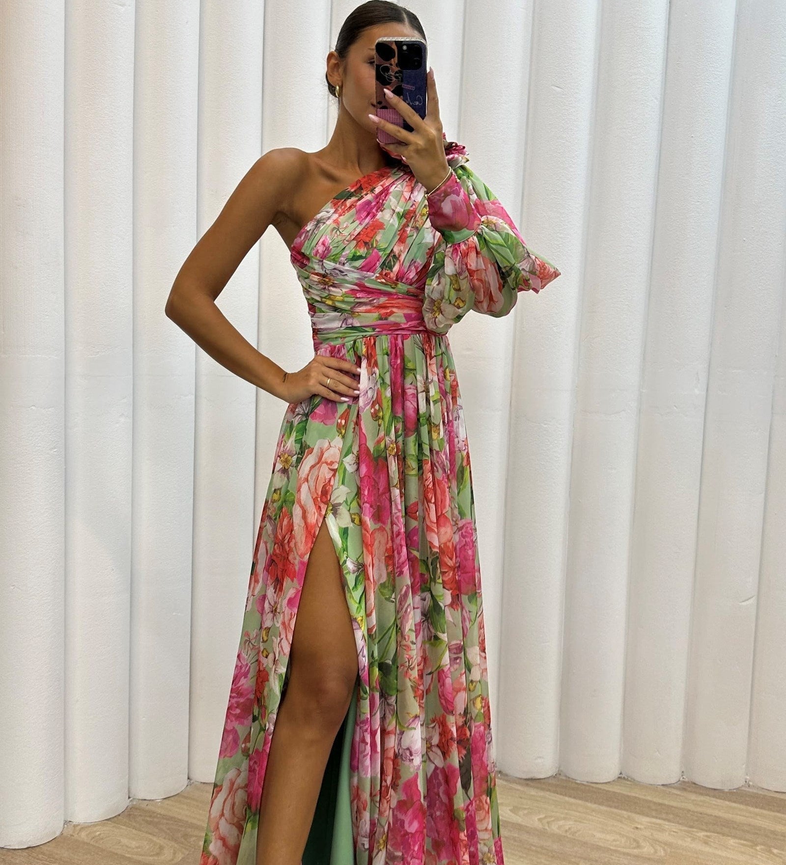 Whitney - Elegantna i Fluidna Haljina