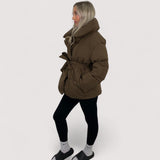 Elora™ | Kratka podstavljena jakna s džepom na struku